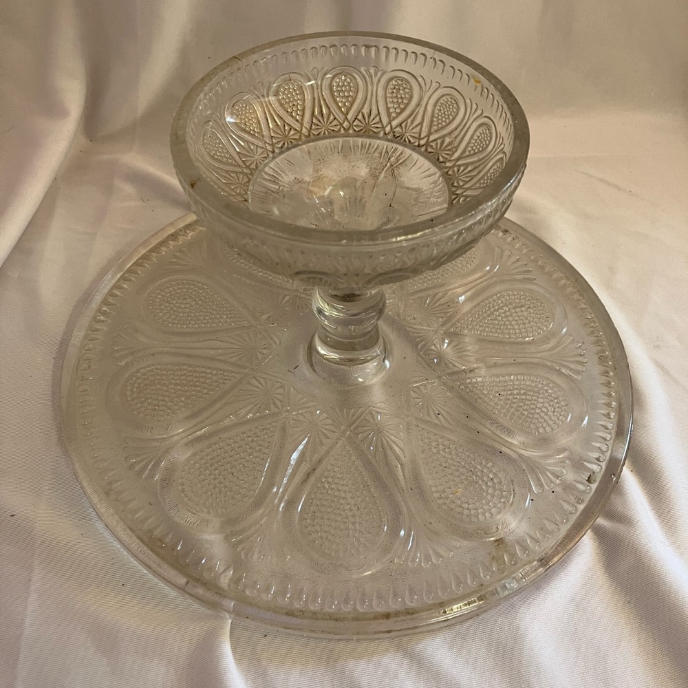 Vintage Clear Glass Cake Stand - Picture 6 of 9
